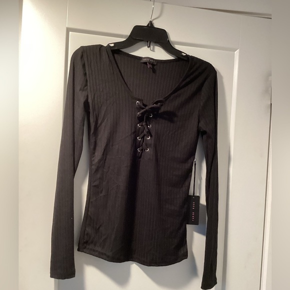 Faded Rose Tops - NWT Faded‎ Rose Shirt Size small
